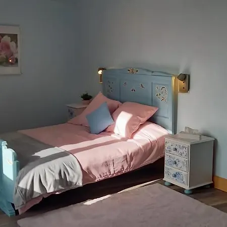 La Maison Vanillier Bed & Breakfast Saint-Cyr-du-Bailleul