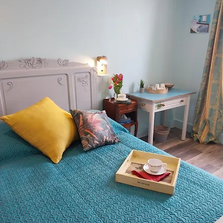 Bed & Breakfast La Maison Vanillier Saint-Cyr-du-Bailleul